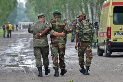 Новосибирская область. Военнослужащие во время  прохождения `Тропы разведчика` на этапе международного конкурса `Отличники войсковой разведки` в рамках Армейских международных игр-2017 на полигоне Кольцово.