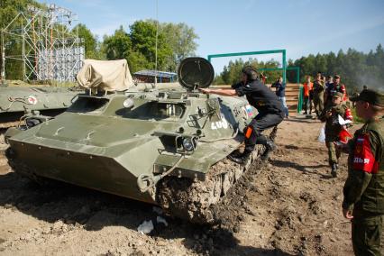 Ленинградская область. Военнослужащие во время  конкурса `Военно-медицинская эстафета`, проходящего в рамках  Армейских международных игр-2017.