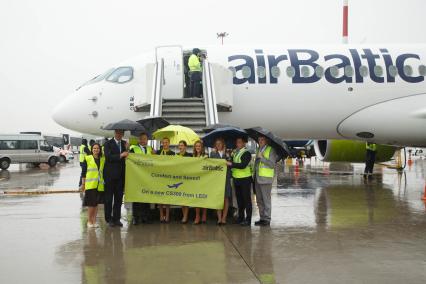 Санкт-Петербург. Презентация самолета Bombardier CS300 авиакомпании airBaltic в аэропорту `Пулково`.