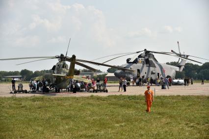 Новосибирск.  Грузовой вертолет  МИ-26  на Международном военно-техническом  форуме  `Армия-2017`.