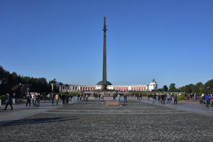 Москва.  Здание центрального музея Великой Отечественной войны (ВОВ)  в Парке Победы на Поклонной Горе.