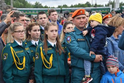 Московская область, Ногинск. Сотрудники и курсанты МЧС России на Международном салоне средств обеспечения безопасности `Комплексная безопасность-2017`.
