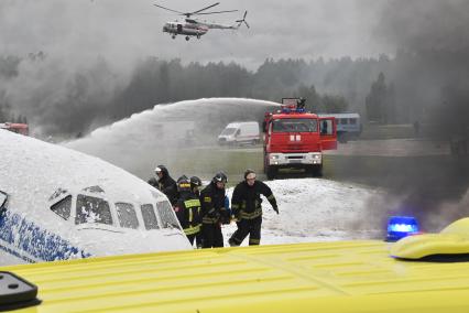 Московская область, Ногинск.   Во время демонстрационно-полевых учений по проведению аварийно- спасательных работ  на Международном салоне средств обеспечения безопасности `Комплексная безопасность-2017`.