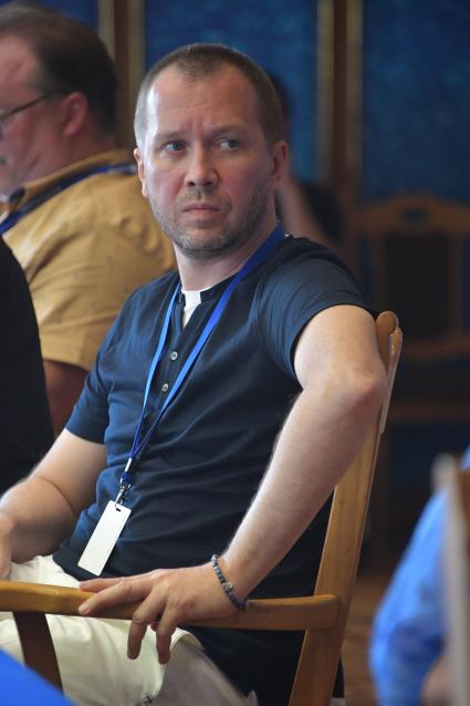 Сочи. Актер Евгений Миронов на пресс-конференции фильма `Матильда` в рамках 28-го Открытого Российского кинофестиваля `Кинотавр`.