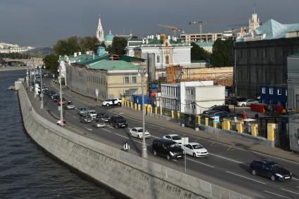 Москва. Вид на Софийскую набережную.