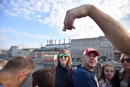 Москва. Посетили на `парящем мосту` в парке `Зарядье`.