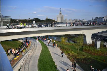 Москва. Природно-ландшафтный парк `Зарядье`.