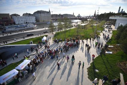 Москва. Природно-ландшафтный парк `Зарядье`.