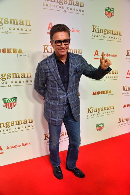 Москва. Певец Валерий Сюткин на премьере фильма `Kingsman: Золотое кольцо` режиссера Мэттью Вона в кинотеатре `Москва`.