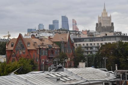 Москва.   Вид на доходный дом Перцовой.