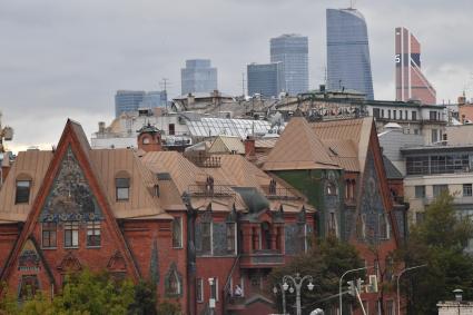 Москва.   Вид на доходный дом Перцовой.