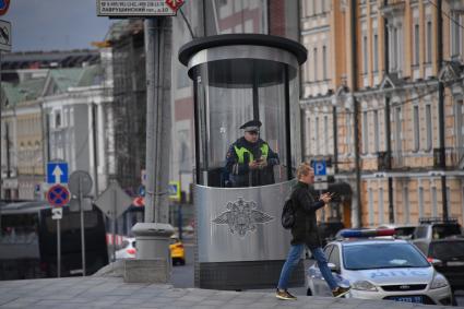 Москва.    Сотрудник ГБДД .