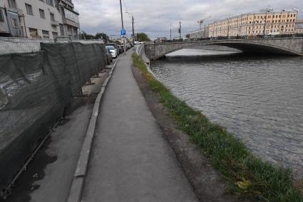 Москва. Якиманская набережная, Малый каменный мост.