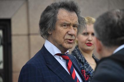 Москва. Художник Александр Шилов на презентации портрета разведчика Кима Филби в Московской государственной картинной галерее народного художника СССР А. Шилова.