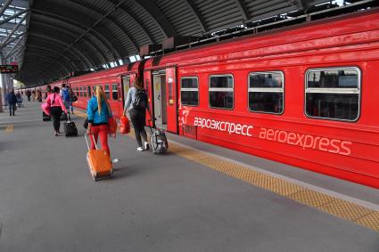 Московская область. `Аэроэкспресс` в аэропорту Домодедово.