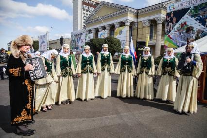 Ставрополь.    Выступление творческих коллективов  на Фестивале  баранины в рамках российско-азербайджанского международного форума.