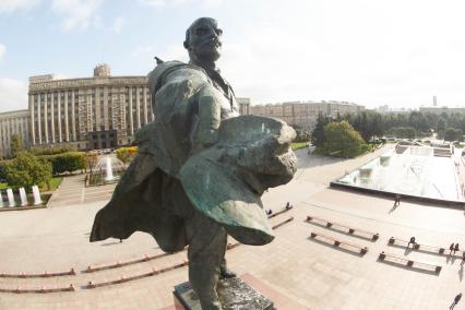 Санкт-Петербург. Мойка памятника В.И.Ленину на Московской площади.