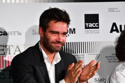 Южно-Сахалинск. Актер Петр Федоров на кинофестивале `Край света`.