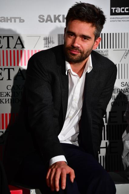 Южно-Сахалинск. Актер Петр Федоров на кинофестивале `Край света`.