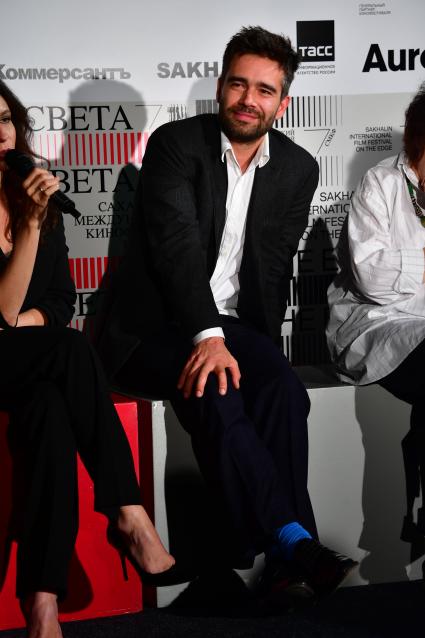 Южно-Сахалинск. Актер Петр Федоров на кинофестивале `Край света`.