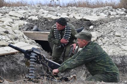 Украина, Донбасс. Ополченцы с автоматическим гранатометом  АГС-17.