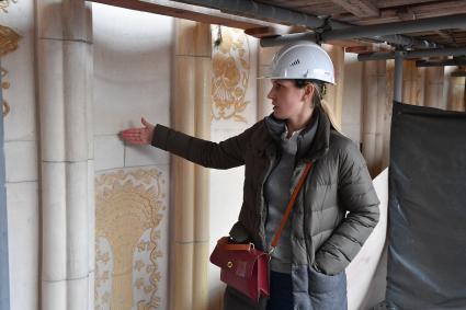 Москва. Реставрация настенных панно павильона `Земледелие` ( бывший Украина).
