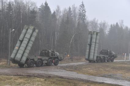 Зеленоград. Зенитно-ракетный комплекс С-400 `Триумф`на боевом дежурстве .