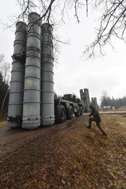 Зеленоград.  Зенитно-ракетный комплекс С-400 `Триумф`на боевом дежурстве .