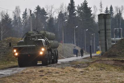 Зеленоград.  Зенитно-ракетный комплекс С-400 `Триумф`на боевом дежурстве .