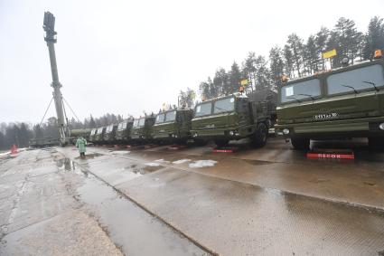 Зеленоград.  Зенитно-ракетный комплекс С-400 `Триумф`на боевом дежурстве .