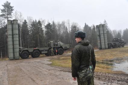 Зеленоград.  Зенитно-ракетный комплекс С-400 `Триумф`на боевом дежурстве .