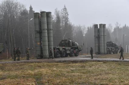 Зеленоград.  Зенитно-ракетный комплекс С-400 `Триумф`на боевом дежурстве .