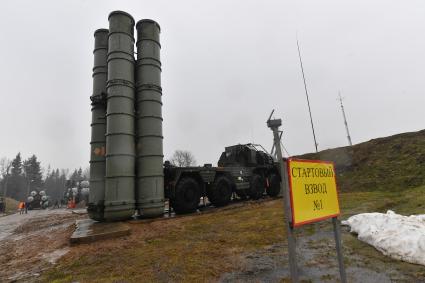 Зеленоград. Зенитно-ракетный комплекс С-400 `Триумф`на боевом дежурстве .
