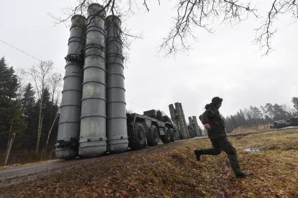 Зеленоград.  Зенитно-ракетный комплекс С-400 `Триумф`на боевом дежурстве .