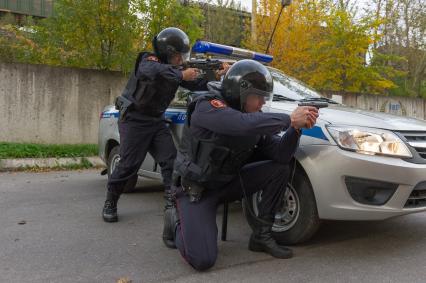 Санкт-Петербург. Сотрудники  управления вневедомственной охраны  Главного управления Росгвардии .