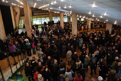 Москва. Церемония прощания с актером Дмитрием Марьяновым в  Доме кино.