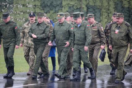 Белоруссия, Минская область.  Президент Белоруссии Александр Лукашенко  во время совместных стратегических учений России и Белоруссии `Запад-2017` на Борисовском полигоне.