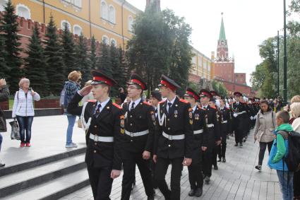 Москва.  Церемония  принятия присяги кадетских классов  школы #1411.