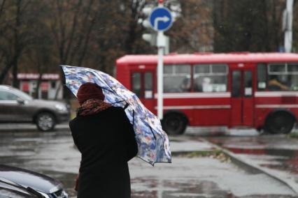 Ставрополь. Женщина под зонтом.