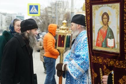 Екатеринбург. Участники крестного хода в честь праздника Казанской иконы Божией Матери