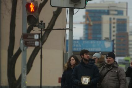 Екатеринбург. Участники крестного хода в честь праздника Казанской иконы Божией Матери