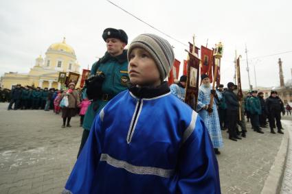 Екатеринбург. Участники крестного хода в честь праздника Казанской иконы Божией Матери