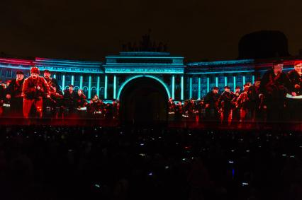 Санкт-Петербург. Мультимедийный спектакль `1917` на Дворцовой площади в рамках Фестиваля света.