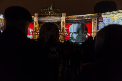 Санкт-Петербург. Мультимедийный спектакль `1917` на Дворцовой площади в рамках Фестиваля света.