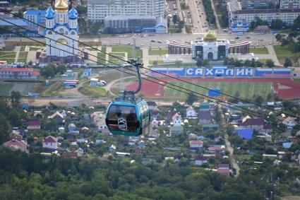 Сахалин, Южно-Сахалинск.  Вид на город с высоты.