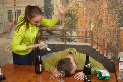 Ставрополь.  Постановочная фотосессия на тему алкогольная зависимость.