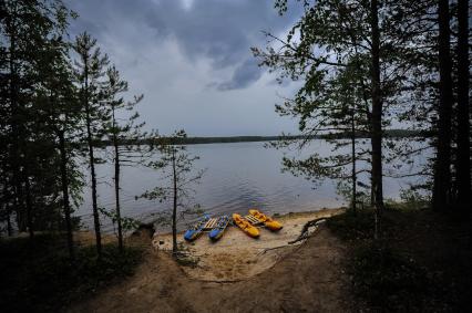 Республика Карелия, Муезерский район. Мергубское озеро, где расположен детский лагерь `Большое приключение` Дмитрия и Матвея Шпаро.
