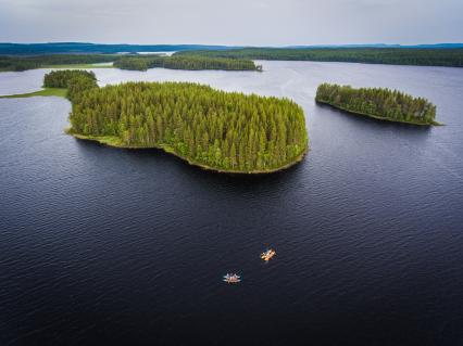 Республика Карелия, Муезерский район. Мергубское озеро, где расположен детский лагерь `Большое приключение` Дмитрия и Матвея Шпаро.