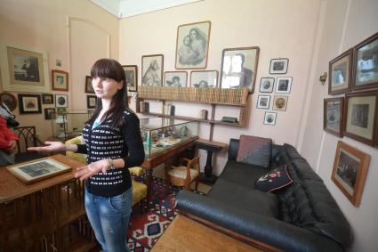 Тула.  В доме   музея-усадьбы  Льва Толстого `Ясная Поляна`.