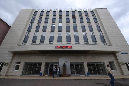 Тула. Главное здание производственного объединения Туламашзавод.